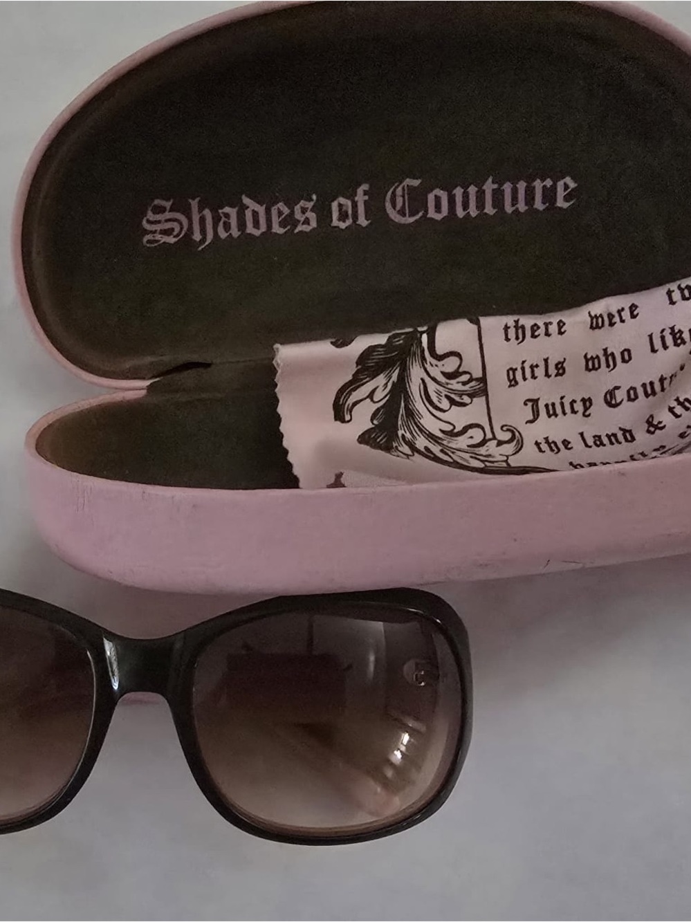 Juicy Couture Brown Gradient Lens Sunglasses with Pink Branded Case